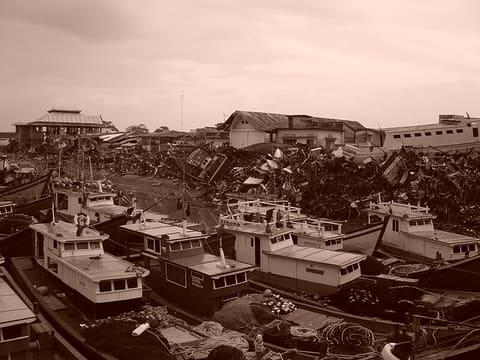 Aceh Tsunami 100