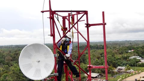 Operador en antena Masisea IPT