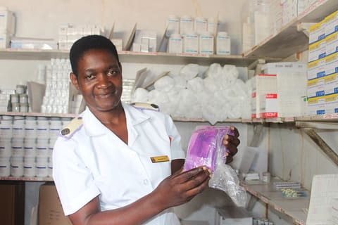 Nurse with supplies purchased by USAID. April 2017. DHove, USAID.