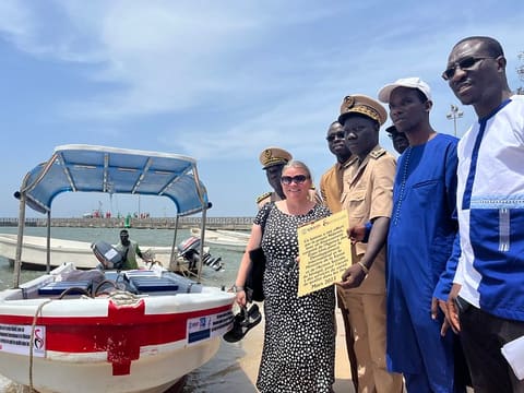HPNO.G2G.Ambulance.BoatHandover.Ziguinchor6