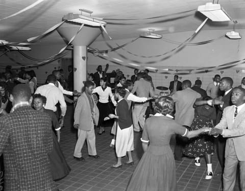 Valentine dance, school