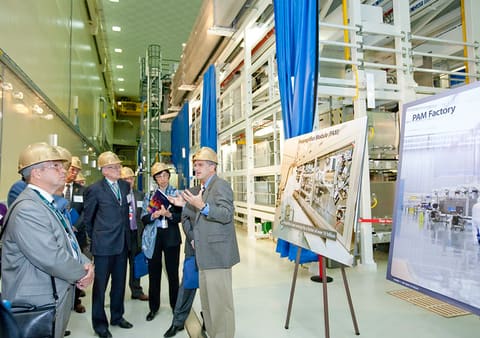 US and Russian Laboratory Directors tour LLNL