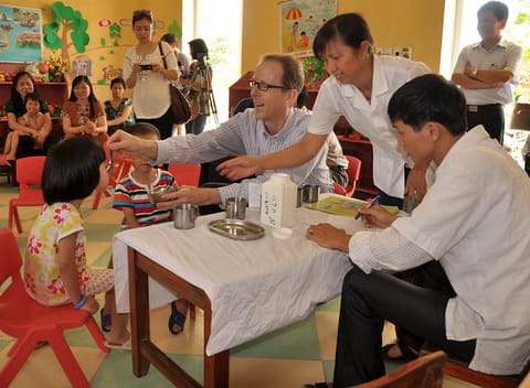 USAID Delivers Deworming Medication to Kindergartners in Nam Dinh Province