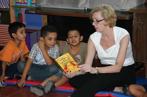 Visita de Embajadora de Estados Unidos, Phyllis M. Powers, a Centro Maria Auxiliadora de Fabretto con apoyo de USAID