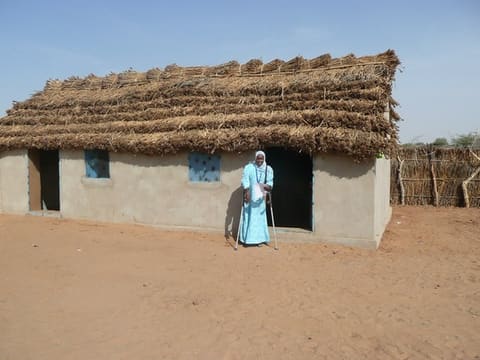 Darfuri woman helps her community be healthy