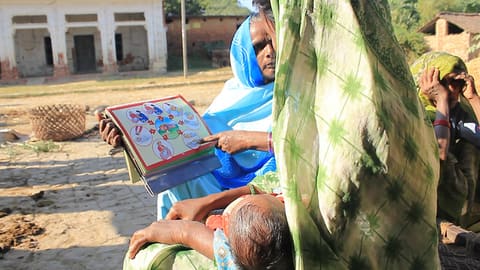 Using an easy-to-understand visual aid to educate and inform young mothers.