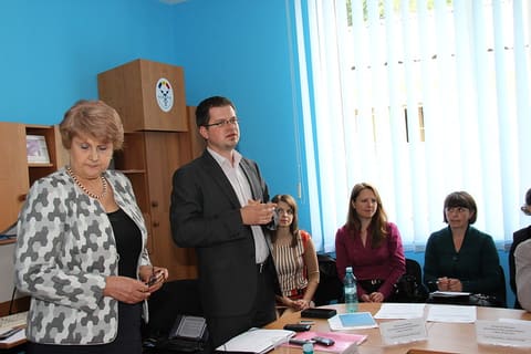Valentina Apostolova, sef de directie la Camera de Licentiere si Ciprian Jucov, sef adjunct de directie, Camera de Licentiere