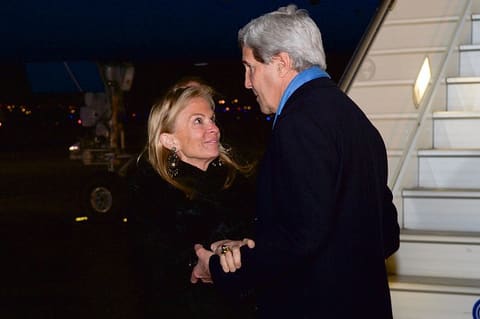 Ambassador Hartley Greets Secretary Kerry Upon Arrival in France to Pay Homage to Paris Shooting Victims
